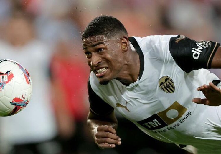 Defender Mosquera agrees terms with Arsenal