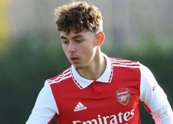 Stevenage Sign Former Arsenal Midfielder Charlie Patino Roberts