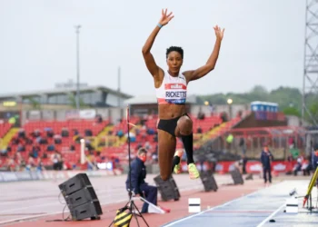 Australian teenager Cameron Myers sliced almost two seconds off the world indoor under-20 mile record with 3:53.12 at the Dr Sander Invitational in New York on Saturday (Jan 25).  In his first-ever indoor race, the 18-year-old held off Festus Lagat of Kenya and Adam Fogg of Britain to win. The US-based Fogg also impressed with 3:53.49, although in coming weeks he will be hoping to get closer to his PB of 3:49.62 which was set last year.  Myers’ time improved the 3:55.02 world under-20 record of German Fernandez which was set by the American in 2009.  “It’s good to come out here and get it (the world under-20 indoor record), but the goal was to run a bit faster so in reality I’m not too happy with that,” said Myers. “So I’ve got to learn how to get out a bit harder.”  Myers earned his first world age group record when he ran 3:33.26 in the 1500m in Poland in 2023.  In the women’s mile at the Dr Sander Invitational, Katelyn Tuohy won in 4:25.54 from Sweden’s Wilma Nielsen.  Source: AW